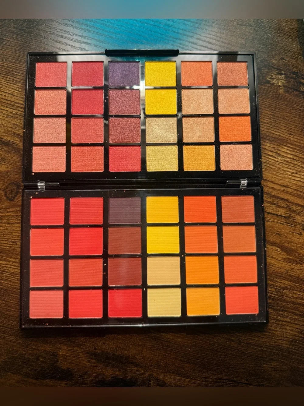 Revolution Colour Book CB03 Eyeshadow Palette